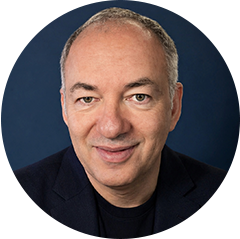 Portrait de Frédéric-Michel CHEVALIER, Consultant et formateur en adoption métier de l’IA, Visionary Marketing